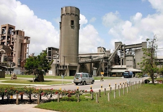 Kenya: Bamburi Cement signs solar power purchase agreement with MOMNAI Energy in a move towards green energy