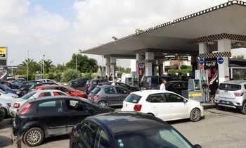 Long petrol queues in Tunisia stir anger after promise of fuel deliveries