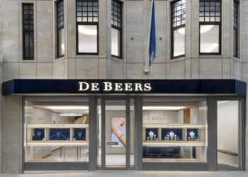 Angola Makes Formal Bid to Buy 85% of De Beers, Challenging Botswana’s Dominance in the Diamond Sector 22 De Beers